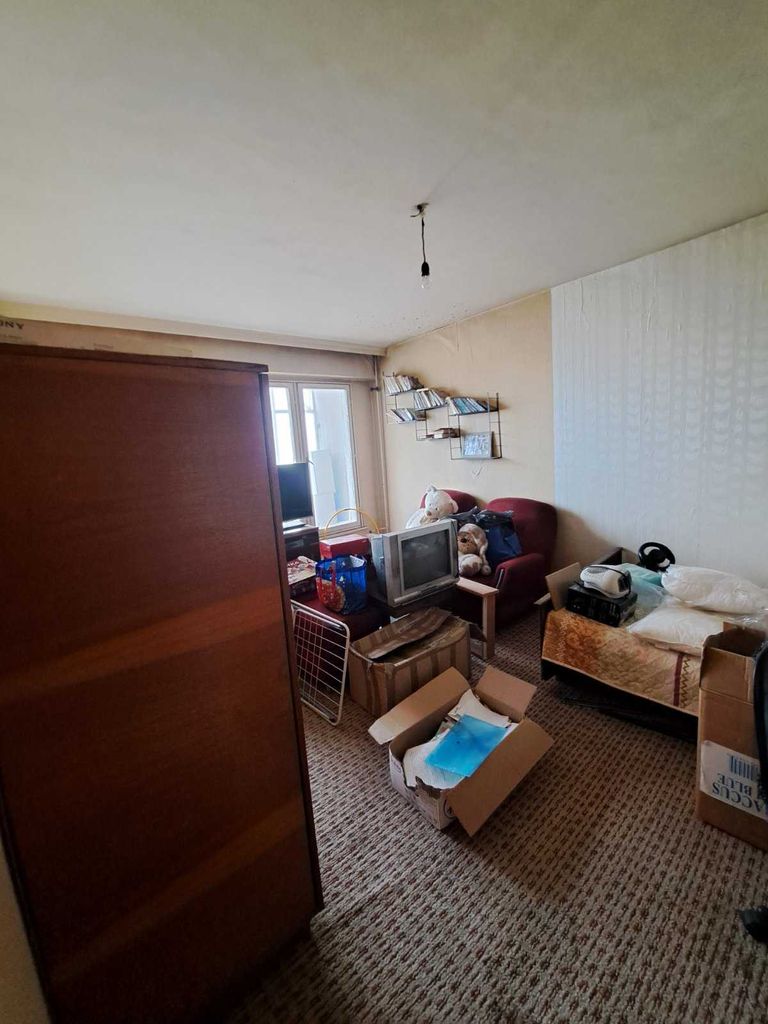 Продава се Четиристаен апартамент в Перник, Изток - 91 кв.м за 1264 €/кв.м - Снимка #4