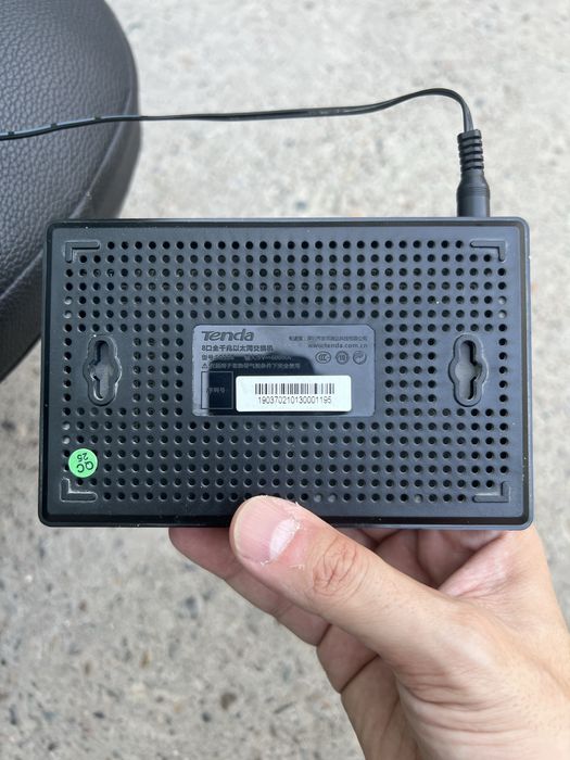 Tenda router sotiladi