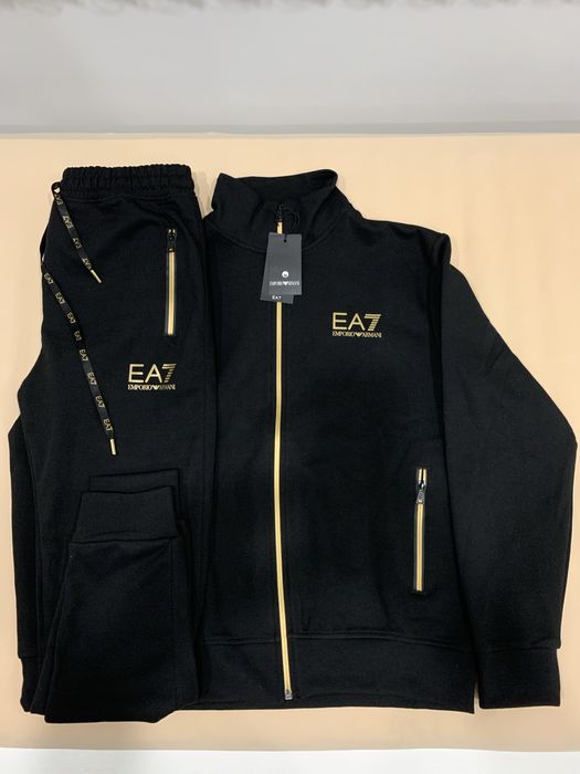 Уникален Мъжки комплект EMPORIO ARMANI 7