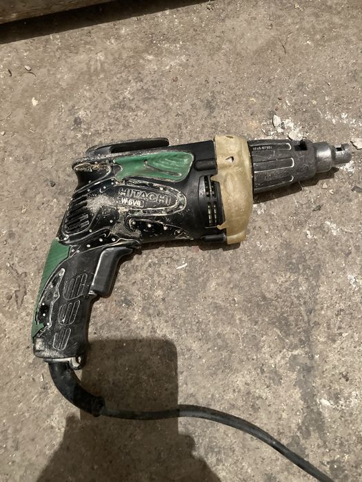 Винтоверт за гипсокартон HITACHI