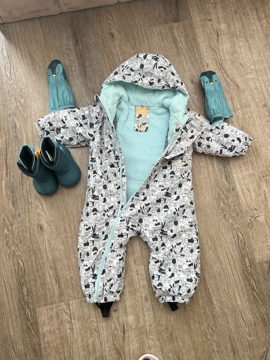Salopeta de iarna/ combinezon + manusi + cizme Decathlon