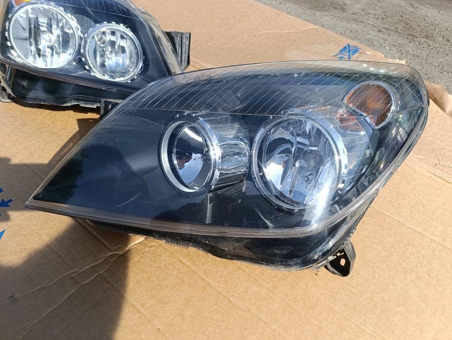 Комплект фарове Опел Астра H / Opel Astra H