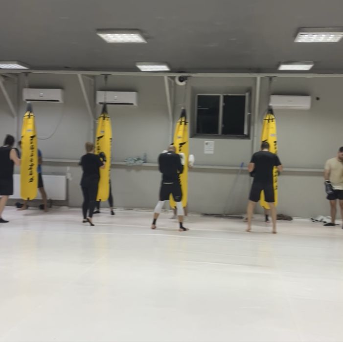 Antrenamente de KICK BOX, BOX si MMA cu antrenor personal