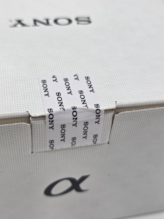 Sony Alpha ZV-E10 cu obiectiv 16-50 mm F/3.5-5.6, PRODUS SIGILAT