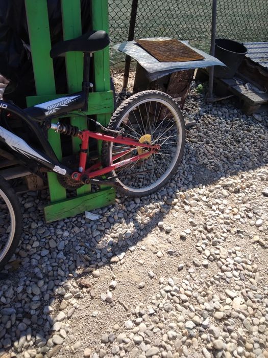 Bicicleta pt piese gume bune 24"