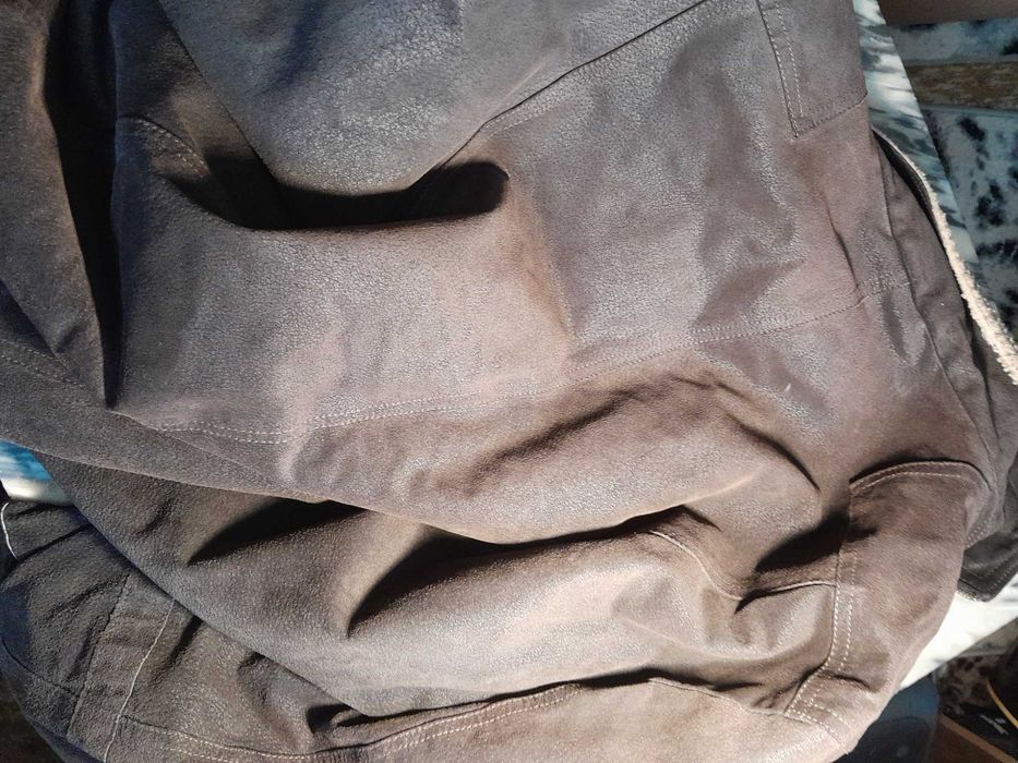 Продавам мъжко кожено яке с подплата