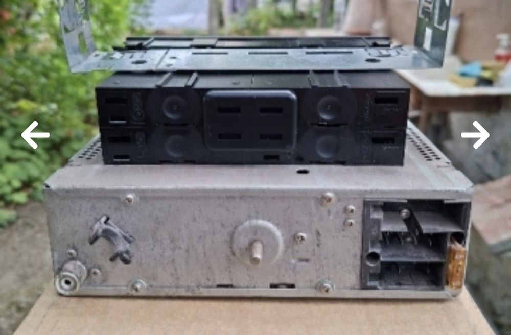 Продавам ретро радио Grundig SCC-1301 и касетник Fisher