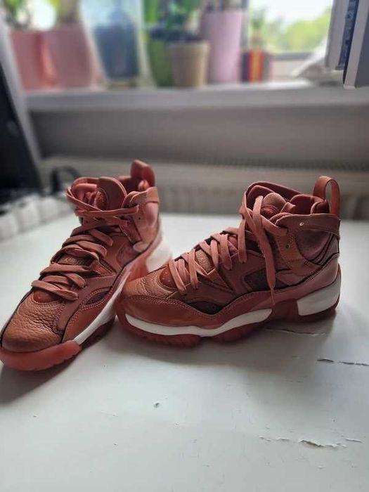 Jordan Jumpman Two Trey