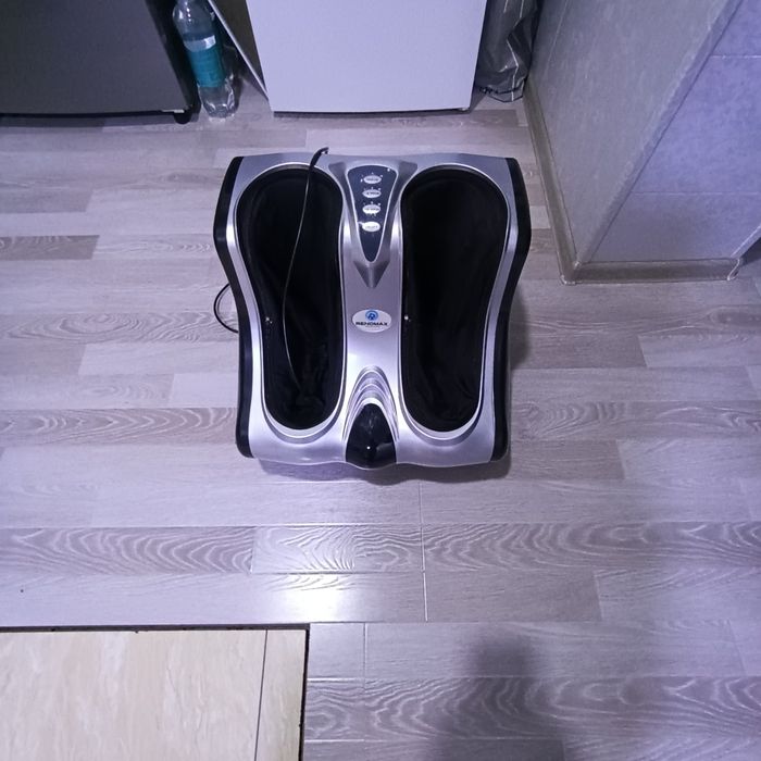 Продаю масажор для ног.Почти новый.