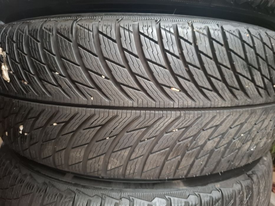 Set 4 anvelope iarna  235 60 18 Michelin