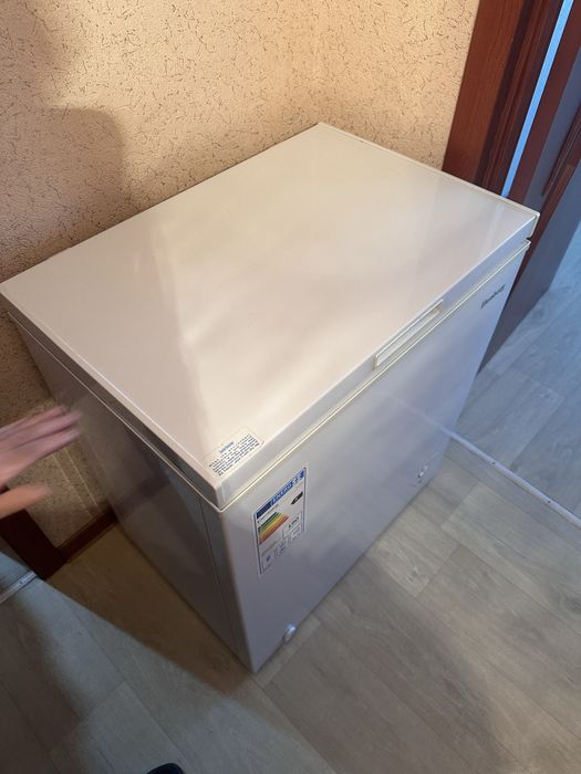 Продам морозильную ларь 200 л Elenberg
