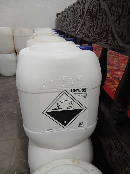 Б/у 20 литровые пластиковые канистры