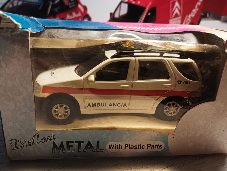 Умалени модели от Миниколички.бг в FB