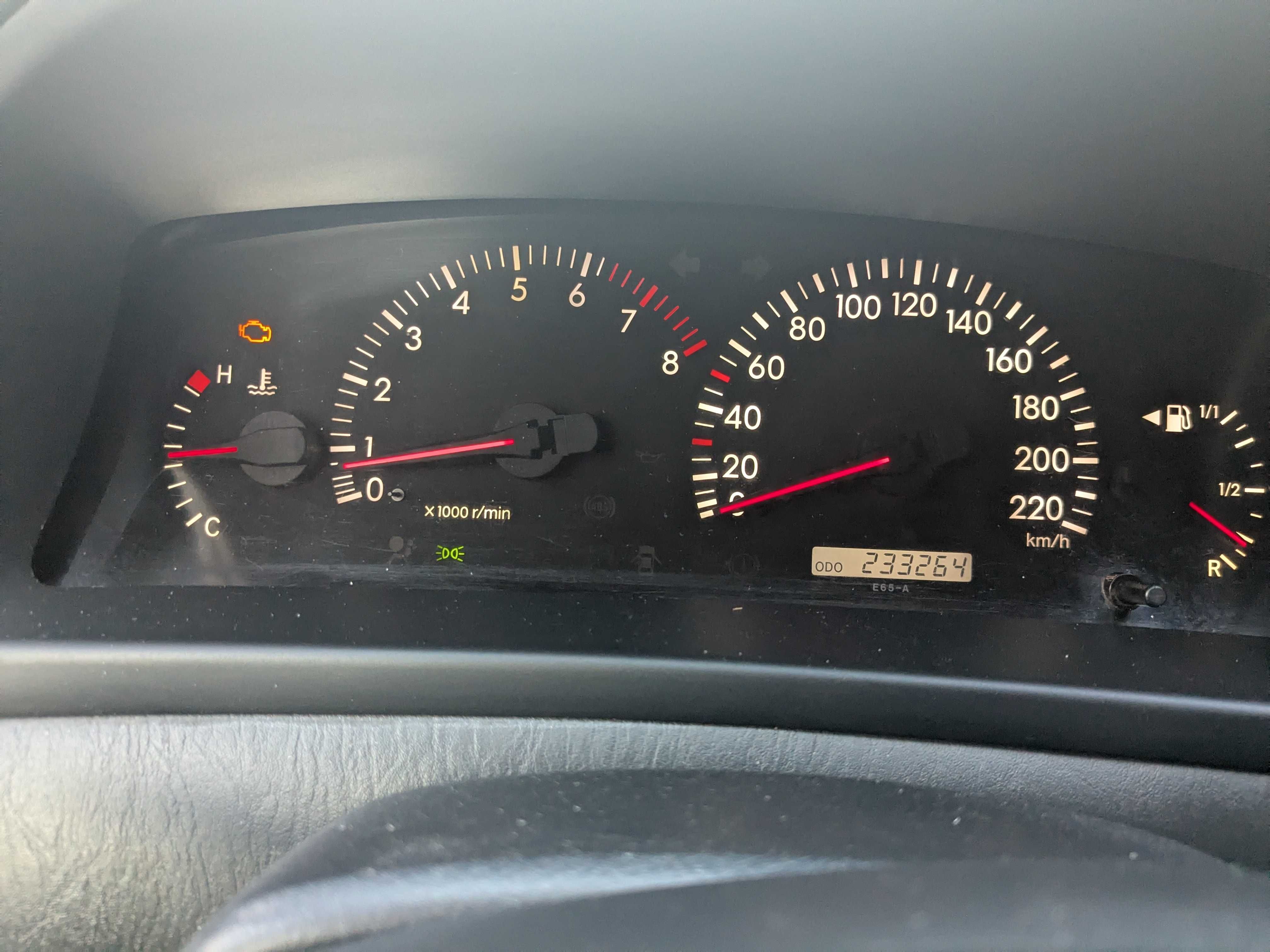Продавам:Toйота Corola Verso-2003г,