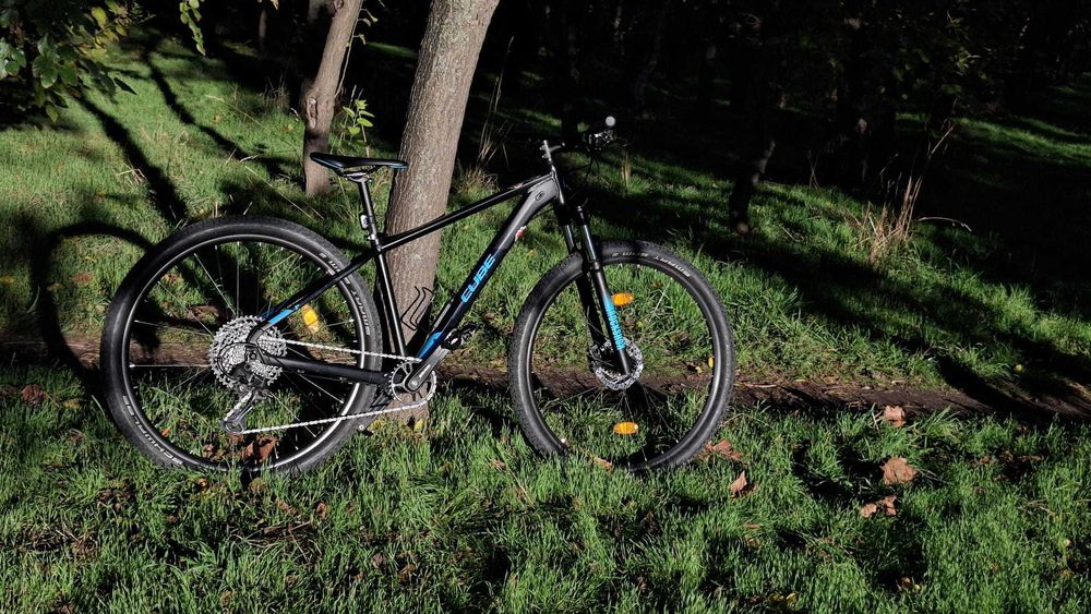 Bicicleta CUBE Analog. roti 29, cadru M, furca Rockshox