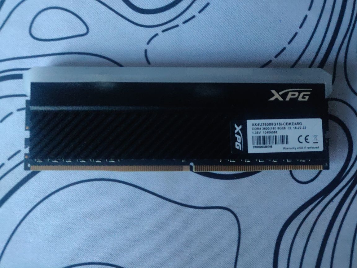 Продам оперативную память ADATA XPG Spectrix D45G AX4U36008G18I-CBKD45