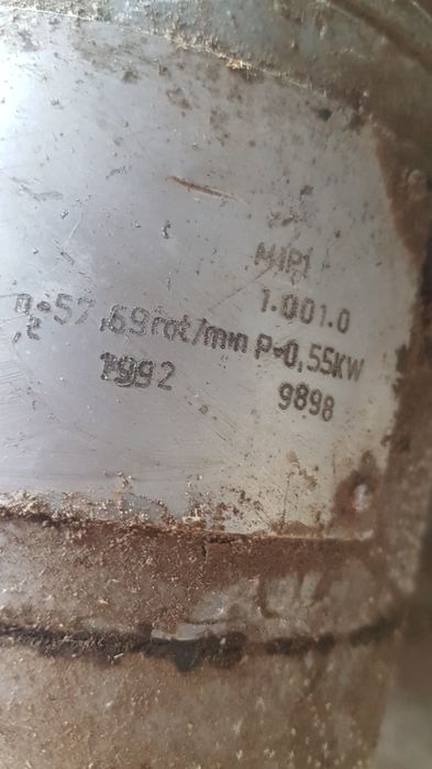 Motor trifazic cu reductor
