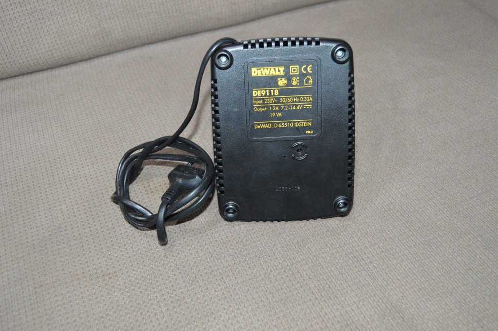 Dewalt DE9118 incarcator acumulatori 230v output 7.2-14.4v