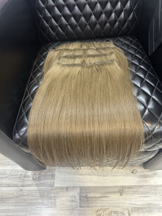 Естествена коса от един донор светло кестенва.200 гр 65см