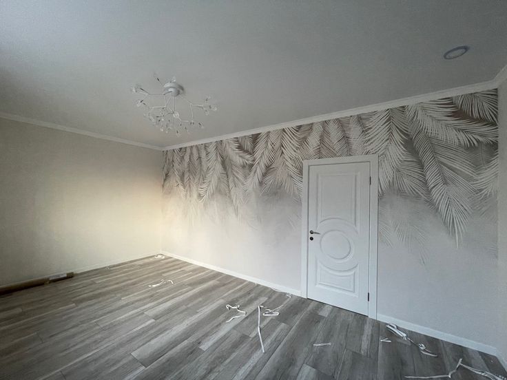 Поклейка обоев , опыт работы 20 лет , работают 2 женщины