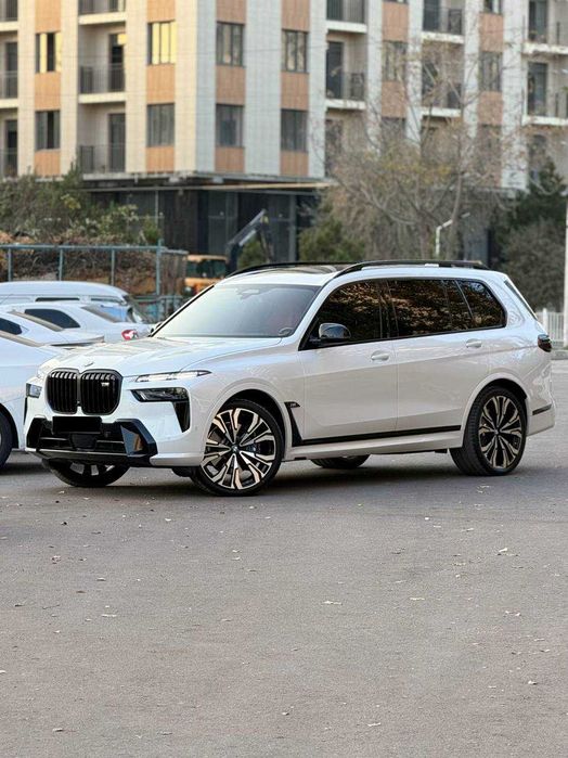 BMW X7 M60i возможно приобрести в рассрочку или обменять