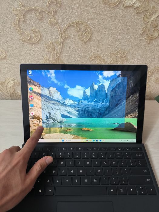 Microsoft Surface Pro 7 Plus 16GB 256GB