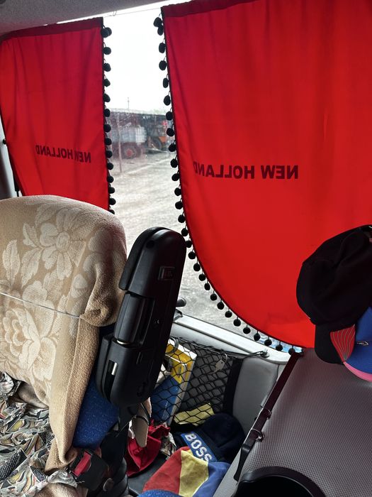 Vind tractor newholland  T8 275