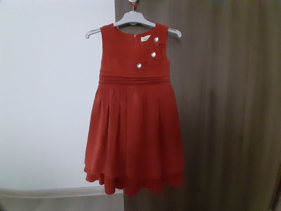 Rochie rosie pentru fete 5-6 ani