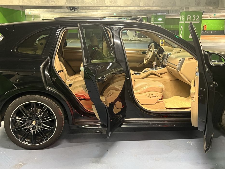 Porsche Cayenne GTS * Trapa panoramic* 245CP