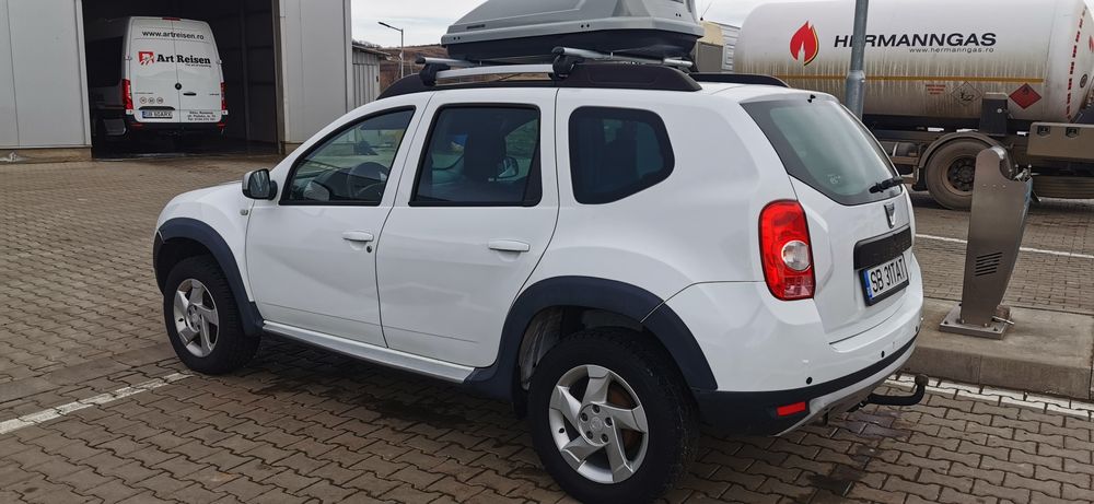 Vând Dacia Duster 4x4
