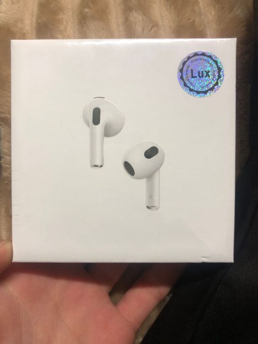 Наушники AirPods