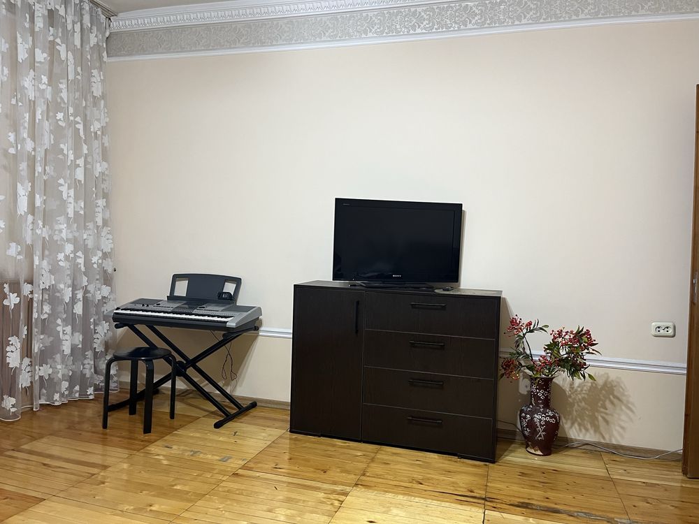 Своя 2х комнатная, в Центре,65 кв м.  с мебелью и техникой