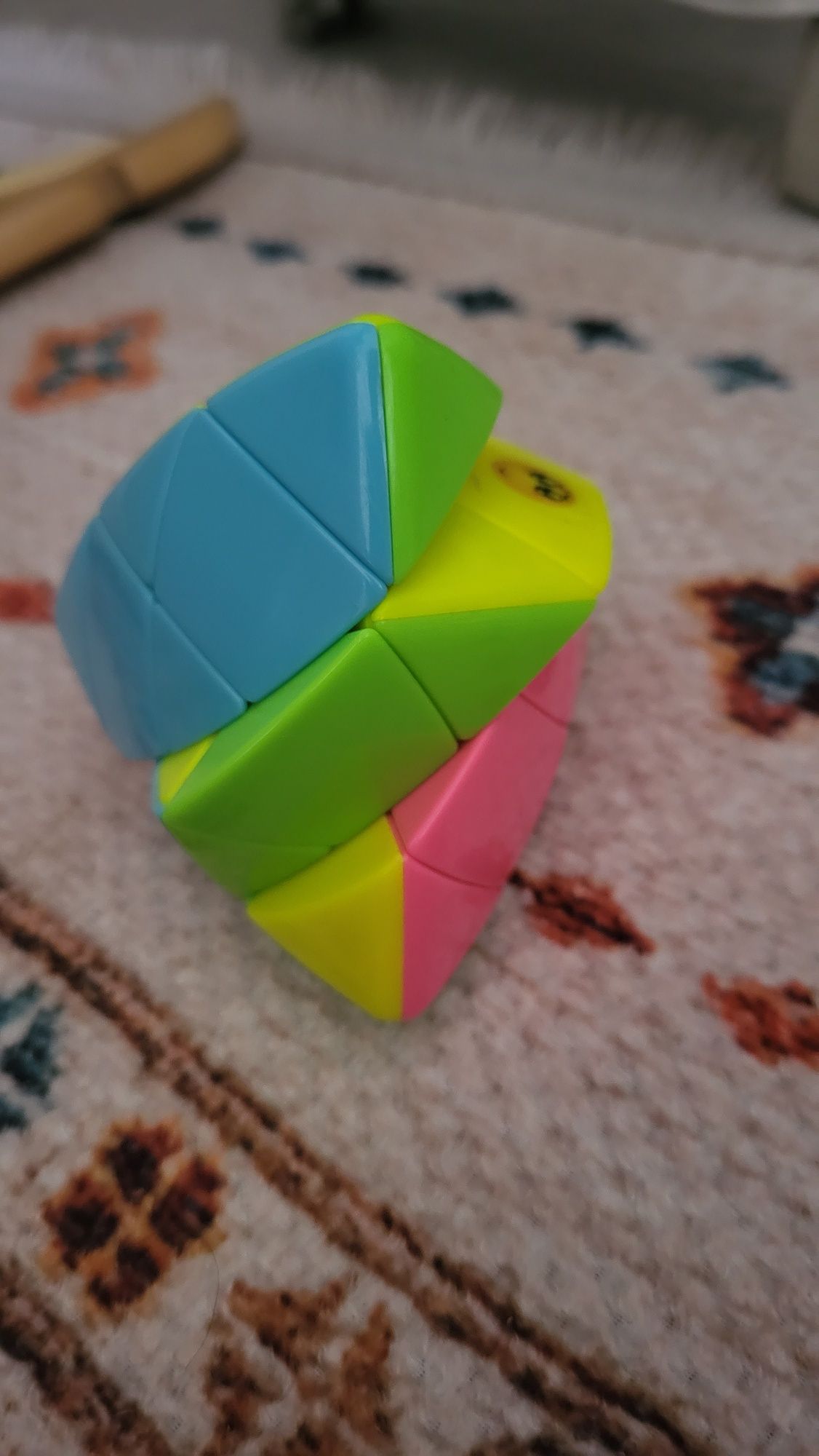 Кубик Рубик головоломка