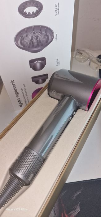 Dyson supersonic hairdryer hd08