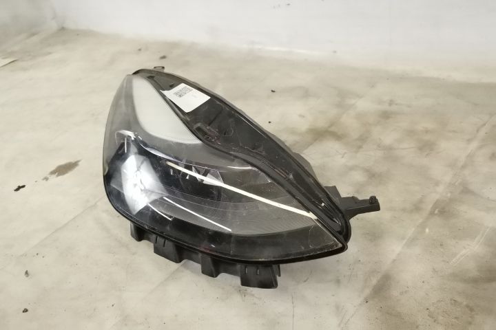 Десен фар / Far Desen Оригинален Led Авариран Тесла Модел 3 / Tesla Mo
