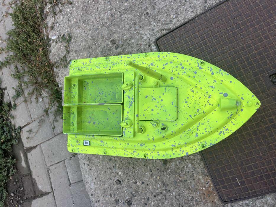 Barcuta pentru platat pescuit si nadit