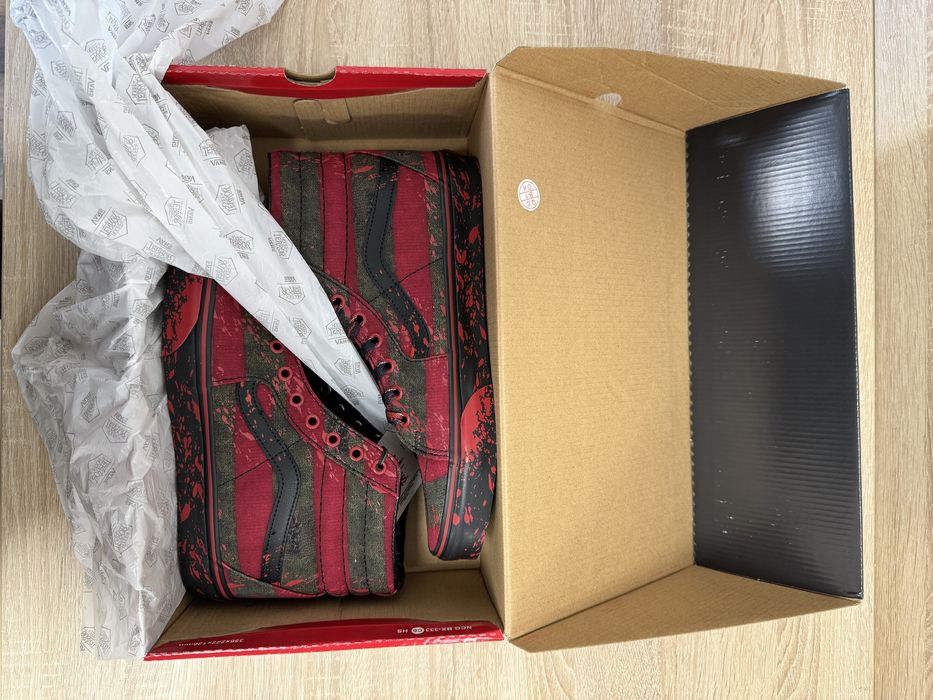 Vans  Sk8-Hi Nightmare on Elm Street Freddy Krueger marime EU43 US 10