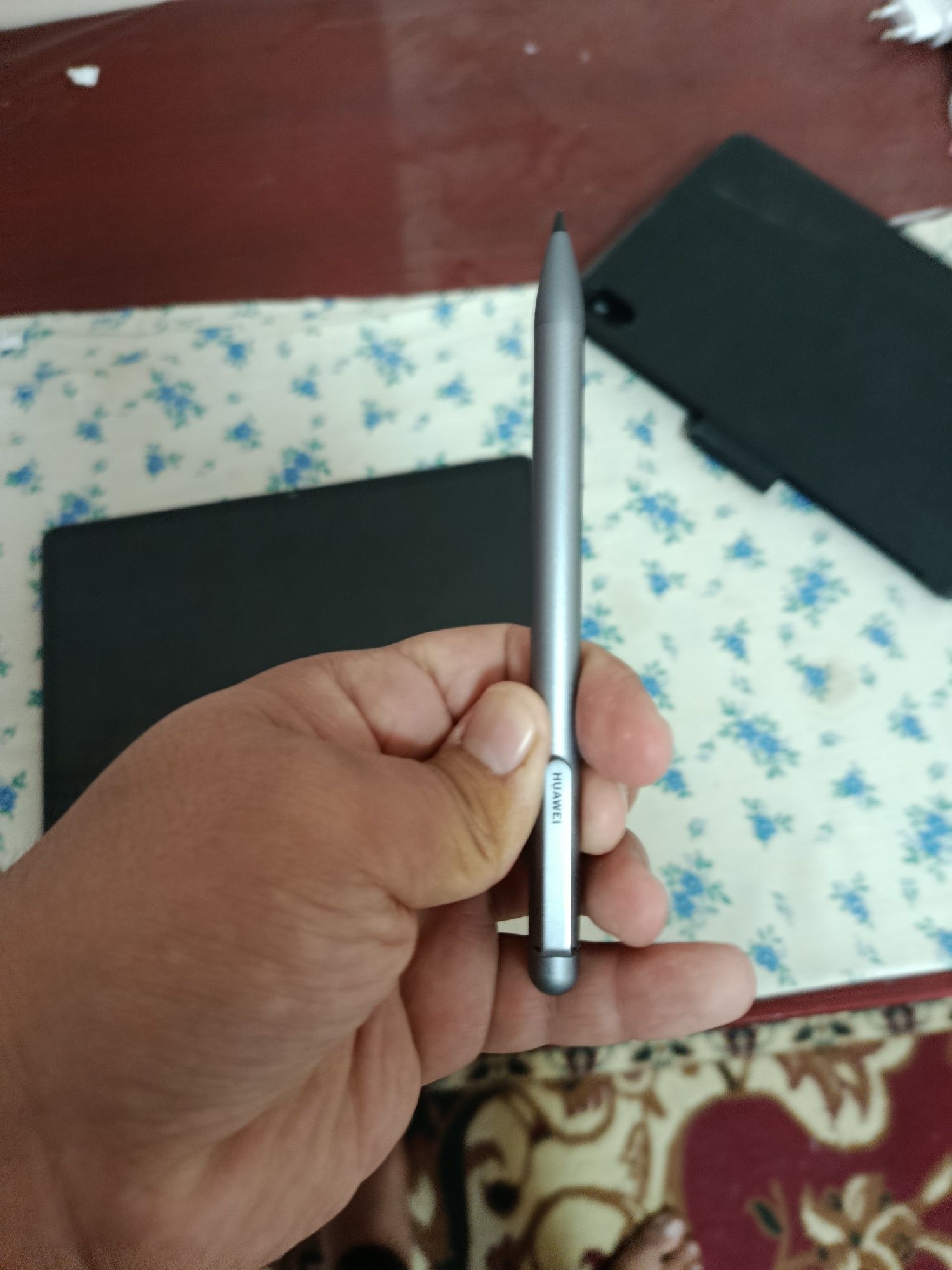 Huawei matepad se 11 inch sotiladi. Klaviatura va Ruchkasi bilan