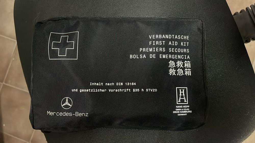 Продавам оригинални аптечки за Ауди Мерцедес БМВ