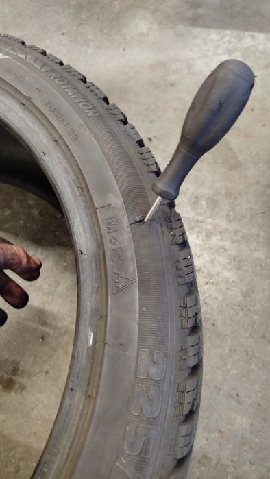 Зимни гуми 225/45 R18 4бр