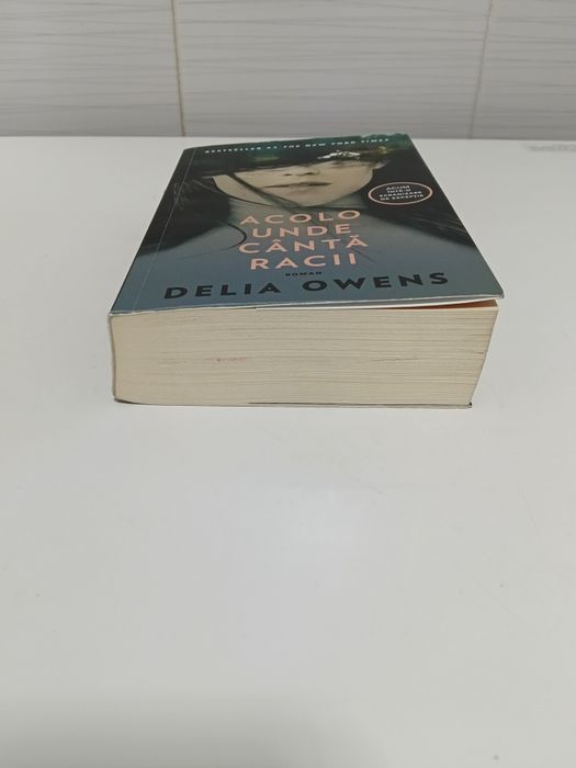 Vând cartea "Acolo unde cântă racii"