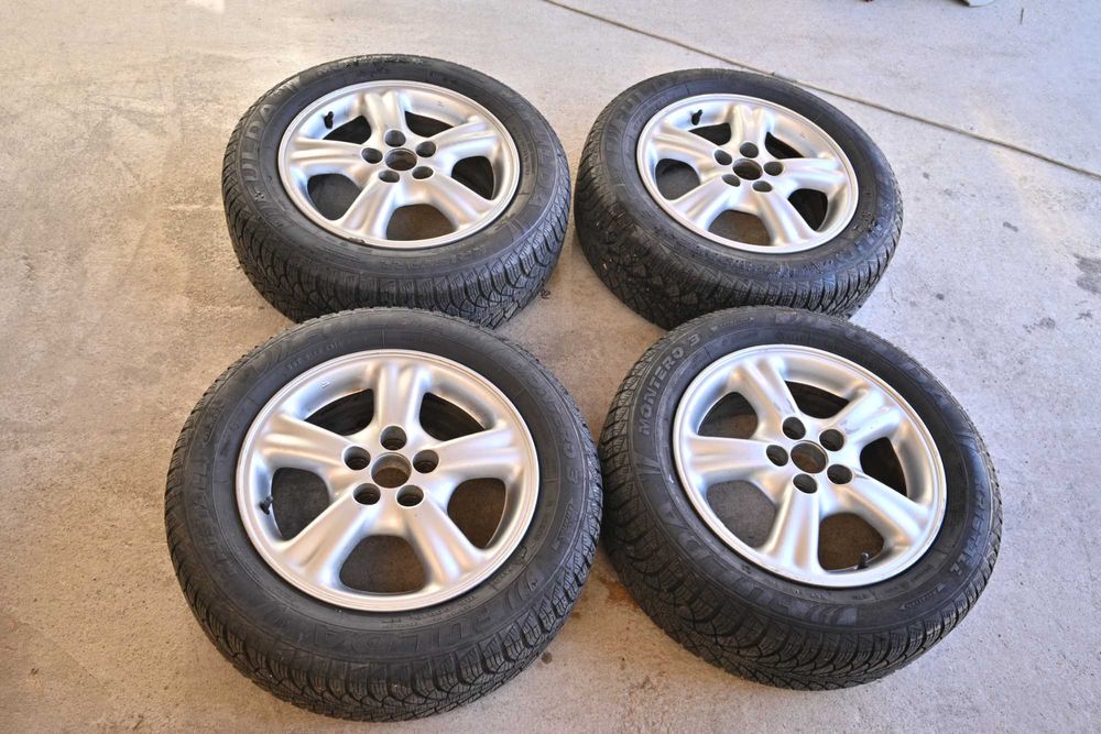 Джанти със зимни гуми за Toyota Avensis 195/60/15