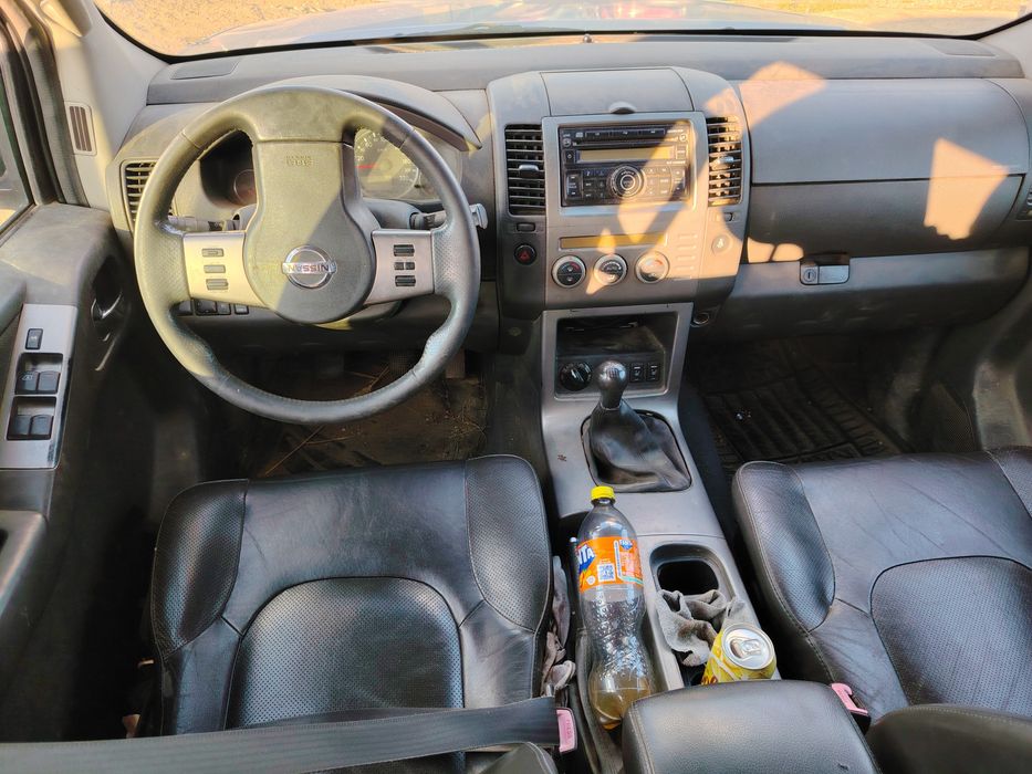 Vând Nissan pathfinder
