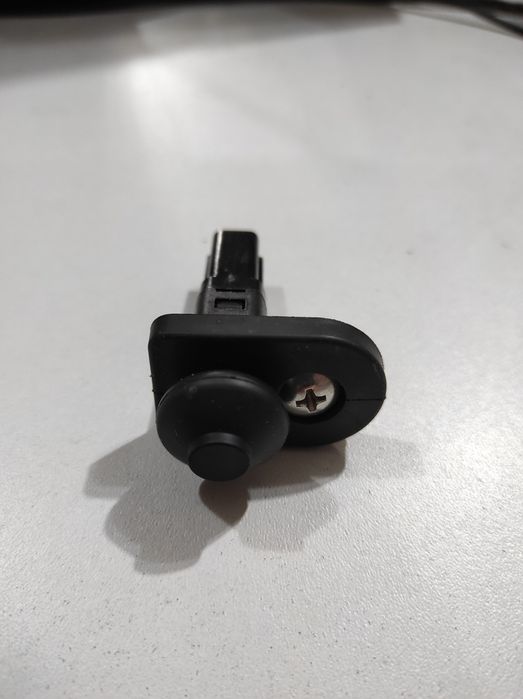 Кнопка туманки кнопка двери