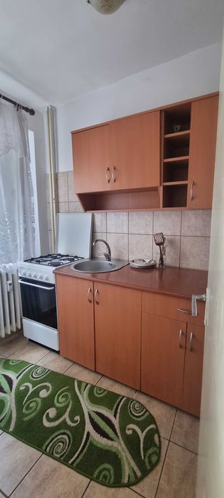 Inchiriez garsoniera