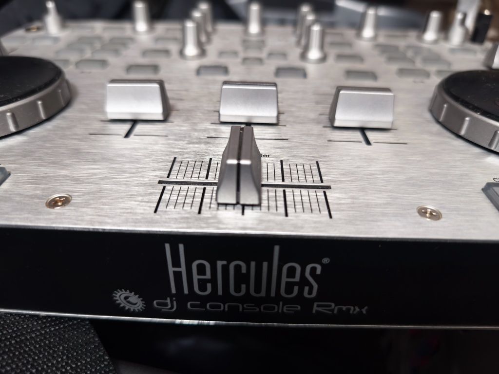 Hercules DJ console RMX миксер