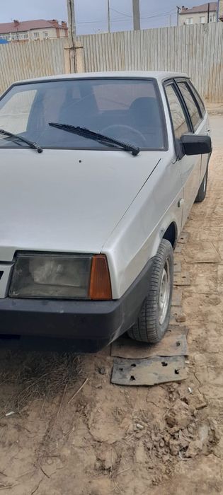 Продам машину серую