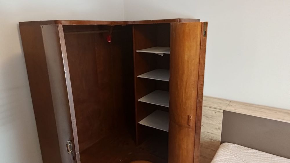 Sifonier clasic din nuc