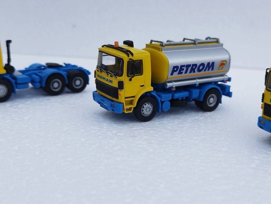 Set camioane Petrom scara HO macheta 1 87 trenulet diorama
