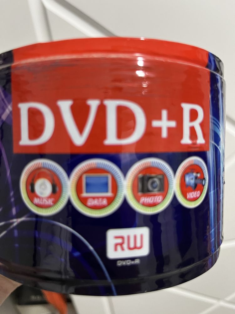 DVD+R диски новые 100 шт